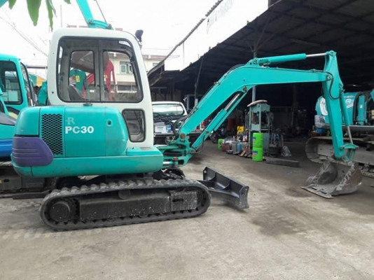 ขายKOMATSU PC30-7  เก่าญี่ปุ่นแท้   สภาพสวย เดิมๆๆ 4,XXX  ชั่วโมง  พร้อมใช้  โทร 089-3818694  ดวงนภา
