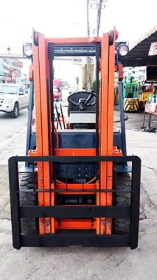 ขายรถยกโตโยต้า 2.5 ตัน รุ่น5 เครื่องเบนซิน กระบอกคู่ เสาสูง 3 เมตร พวงมาลัยเพาเว่อร์  สีเดิมจากนอก นำเข้าจากญี่ปุ่น ใช้งานได้ทันที ราคา190000