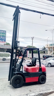 ขายรถยก 2.5 ตัน  เครื่องดีเซลอีซูซุ  เกียร์ออโต้  กระบอกคู่ เสาสูง 4 เมตร  ยางตันใหม่ พวงมาลัยเพาเว่อร์  สีเดิมจากนอก นำเข้าจากญี่ปุ่น ใช้งานได้ทันที ราคา220000