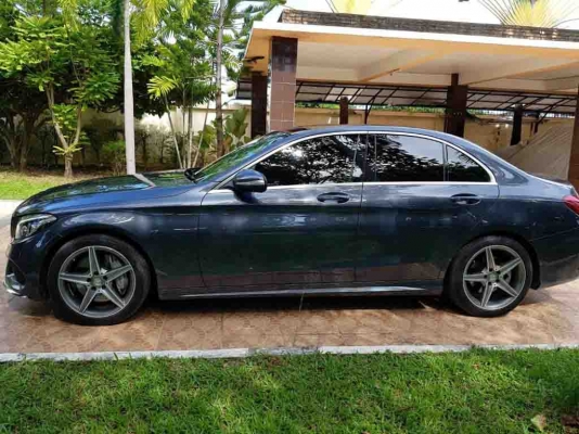 Benz C300 BluetecHybrid AMG ปี2015 รถบ้านมือเดียว ไมล์น้อยมาก เจ้าของขายเอง