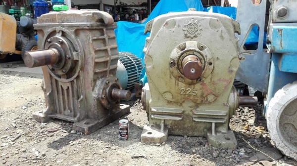 ** SOLD ** เหลือ 1 ตัว ** วอร์มเกียร์ทด CHENTA เบอร์ 225 ทด 1:30 (50rpm) พร้อมใช้งาน