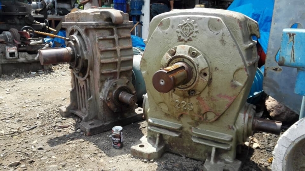 ** SOLD ** เหลือ 1 ตัว ** วอร์มเกียร์ทด CHENTA เบอร์ 225 ทด 1:30 (50rpm) พร้อมใช้งาน