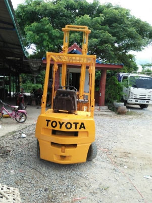 รถโฟลคลิฟท์  TOYOTA