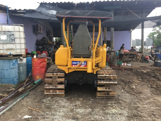 ขายแทร็กเตอร์D2-3P สภาพสวยพร้อมใช้งาน เครื่องดีช่วงล่างดี ใบแทร็กเต็ม ราคาต่อรองคุยกันได้ โทร 0616613023 แพรว