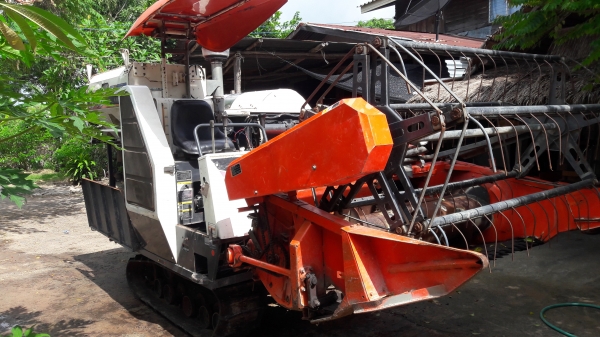 รถเกี่ยวคูโบต้า 60พลัส พร้อมเทนเลอร์ พร้อมใช้