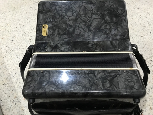 เเอคคอรเดียน TOMBO เก่าญี่ปุ่นเเท้สภาพดีพร้อมกล่องใส่