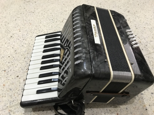 เเอคคอรเดียน TOMBO เก่าญี่ปุ่นเเท้สภาพดีพร้อมกล่องใส่