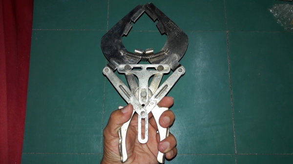 ขายคีมถ่าง WINTON USA. PAT. ใหม่เก่าเก็บ