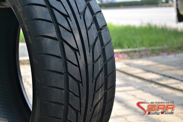 NITTO NT555 245/35ZR19 เส้นละ 3,900 บาทปี13 NITTO NT555 245/35ZR19 เส้นละ 3,900 บาทปี13