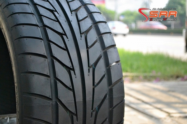 NITTO NT555 275/40ZR17 เส้นละ 3,900 บาทปี15 NITTO NT555 275/40ZR17 เส้นละ 3,900 บาทปี15