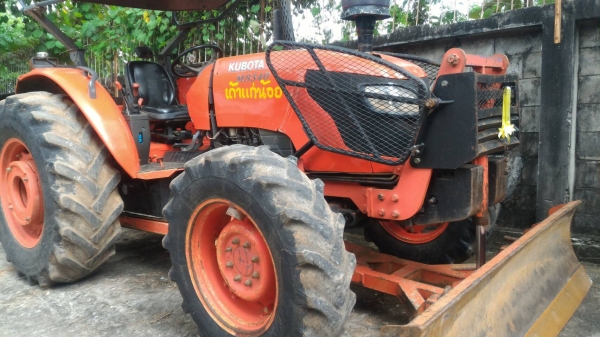 M8540 ดันหน้า   สนใจโทรคุยกันก่อนครับ  ร้านสามย่านแทรคเตอร์ 0818618678,0899347475