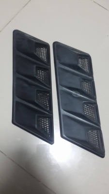 ครีบหลอกฝากระโปรง