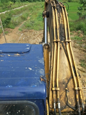 รถแบคโฮ KOBELCO SK 907 พิเศษ แถมฟรี รถบรรทุกสิบล้อHINOเทลเล่อร์ติดเครน ลดราคาพิเศษเหลือเพียง 625,000