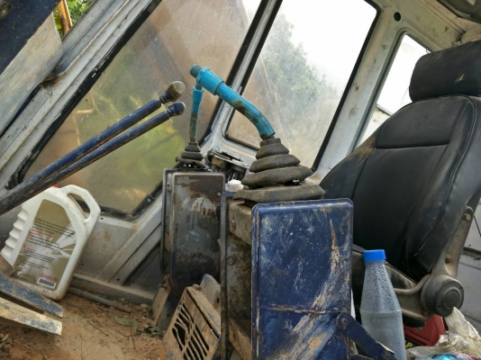 รถแบคโฮ KOBELCO SK 907 พิเศษ แถมฟรี รถบรรทุกสิบล้อHINOเทลเล่อร์ติดเครน ลดราคาพิเศษเหลือเพียง 625,000