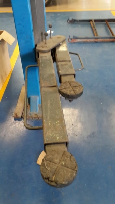 ขายลิฟท์ยกรถยนต์คานบน 2.5 ตัน มือสอง