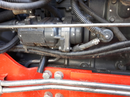 ขายรถไถL4708รถไร่ใบมีดผาล6พร้อมใช้ครับ