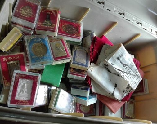 ขายพระบ้านทั้งหมด 1080 องค์ จะย้ายบ้านค่ะ 80000 บาท