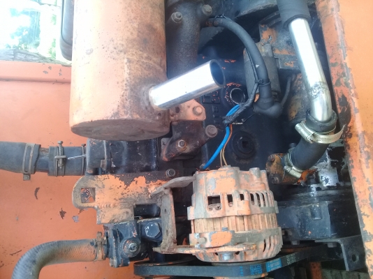 ขายด่วนรถแบคโฮเล็ก KOMATSU สภาพพร้อมใช้งาน