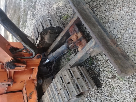 ขายด่วนรถแบคโฮเล็ก KOMATSU สภาพพร้อมใช้งาน