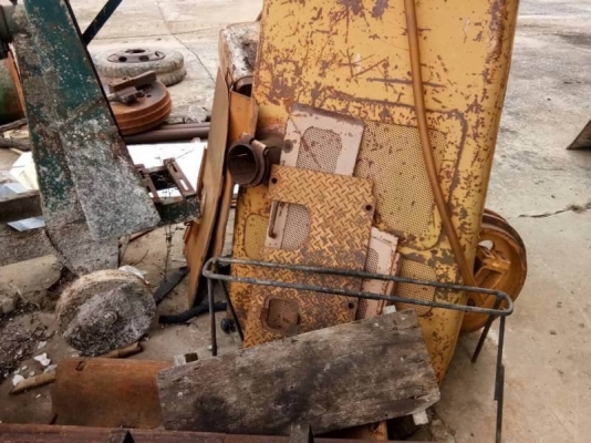 ขาย 175,000 บาท ซากรถแทรกเตอ  KOMATSU D50A-16 . ได้ 2 เครื่อง  เอกสารเล่มทะเบียน  รถอยู่ จ.ชัยภูมิ โทร&amp;ไอดีไลน์ 0610710295