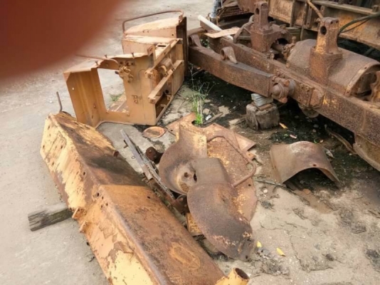 ขาย 175,000 บาท ซากรถแทรกเตอ  KOMATSU D50A-16 . ได้ 2 เครื่อง  เอกสารเล่มทะเบียน  รถอยู่ จ.ชัยภูมิ โทร&amp;ไอดีไลน์ 0610710295