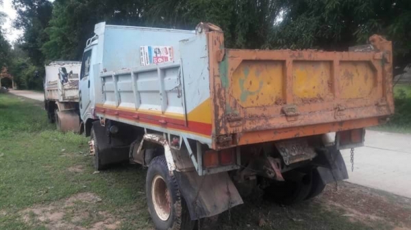 ขาย 395,000 บาท HINO FC171 ดั้ม 5 คิว เครื่อง WO6D-165 แรง หัวบาง ยางดี คัสชีสวย เพาเวอร์ แอร์เย็น เอกสารเล่มทะเบียน รถอยู่ จ.ร้อยเอ็ด โทร&ไอดีไลน์ 0610710295 ขาย 395,000 บาท HINO FC171 ดั้ม 5 คิว เครื่อง WO6D-165 แรง หัวบาง ยางดี คัสชีสวย เพาเวอร์ แอร์เย็น เอกสารเล่มทะเบียน รถอยู่ จ.ร้อยเอ็ด โทร&ไอดีไลน์ 0610710295