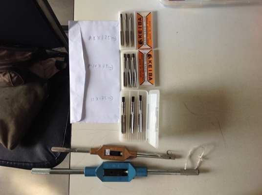 ขายชุดต๊าปเกลียวพร้อมอุปกรณ์ มีดอกและด้าม