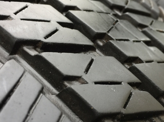 ยาง Bridgestone 265 60 18 ปี16 ดอกเต็มๆ ไม่มีปะ ใช้ยาว ราคาไม่แพง ยาง Bridgestone 265 60 18 ปี16 ดอกเต็มๆ ไม่มีปะ ใช้ยาว ราคาไม่แพง