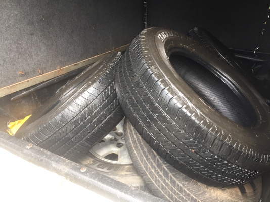 ยาง Bridgestone 265 65 17 สิ้นปี16 ดอกเต็ม ไม่มีปะ ใช้ยาว ราคาไม่แพง