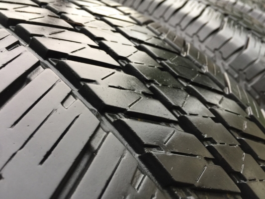 ยาง Bridgestone 265 65 17 สิ้นปี16 ดอกเต็ม ไม่มีปะ ใช้ยาว ราคาไม่แพง