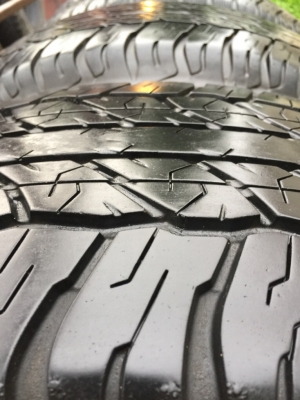 ยาง Dunlop 265 65 17 ปลายปี16 ดอกเต็ม ไม่มีปะ ใช้ยาว ราคาไม่แพง ยาง Dunlop 265 65 17 ปลายปี16 ดอกเต็ม ไม่มีปะ ใช้ยาว ราคาไม่แพง