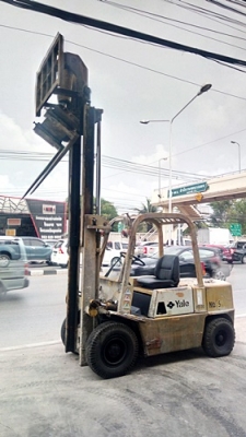 ขายรถยกSUMITOMO 3 ตัน เครื่องดีเซล เกียร์ออโต้ กระบอกคู่ งาเทด้ำ เสาสูง 3 เมตร พวงมาลัยเพาเว่อร์  สีเดิมจากนอก นำเข้าจากญี่ปุ่น ใช้งานได้ทันที ราคา230000