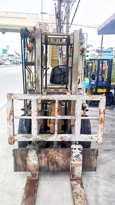 ขายรถยกSUMITOMO 3 ตัน เครื่องดีเซล เกียร์ออโต้ กระบอกคู่ งาเทด้ำ เสาสูง 3 เมตร พวงมาลัยเพาเว่อร์  สีเดิมจากนอก นำเข้าจากญี่ปุ่น ใช้งานได้ทันที ราคา230000