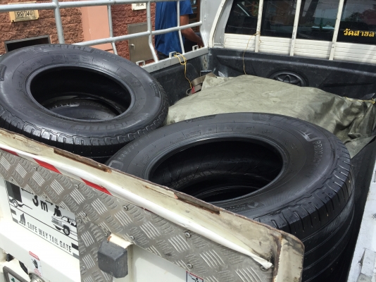 ยาง Michelin 265 70 16 สิ้นปี16 ดอกเยอะ เนื้อนิ่มๆ ใช้ยาว ราคาไม่แพง ยาง Michelin 265 70 16 สิ้นปี16 ดอกเยอะ เนื้อนิ่มๆ ใช้ยาว ราคาไม่แพง