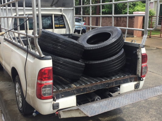 ยาง Michelin 265 70 16 สิ้นปี16 ดอกเยอะ เนื้อนิ่มๆ ใช้ยาว ราคาไม่แพง ยาง Michelin 265 70 16 สิ้นปี16 ดอกเยอะ เนื้อนิ่มๆ ใช้ยาว ราคาไม่แพง