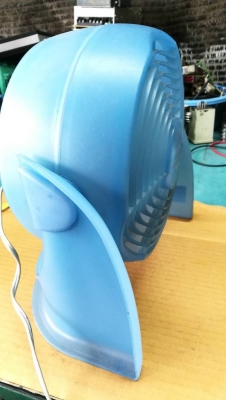 250 บ. ส่งฟรี 083-2000058  LINE ID: line832923 พัดลมขนาดเล็ก 2 สปีด kaz ใช้ไฟ 100V. กินไฟ 25 W.