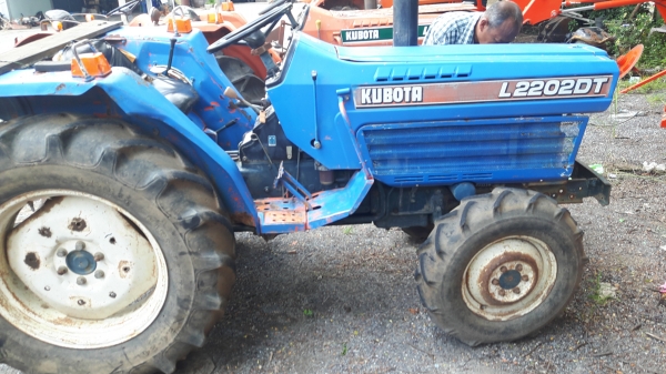 คูโบต้า 22 แรง 4&times;4 พร้อมใช้ พร้อมเทนเลอร์ 1ตัว