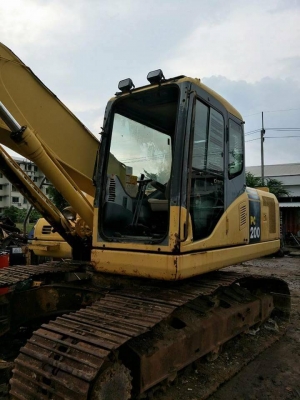 KOMATSU  PC 200-7