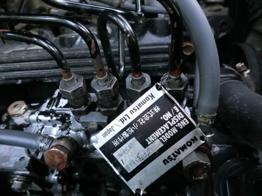 ขายรถขุด ยี่ห้อ: KOMATSU แบบ: PC40MR-1  ราคา 490,000 บาท (ต่อรองได้) คอนโทนสั้นปั้มนิ้ว เครื่อง4สูบ สภาพเดิมๆจากญี่ปุ่น แทรกยาง เอวแน่น ระบบไว  รถเก่านอกแท้ญี่ปุ่น  มีเอกสารใบอินวอย ไม่เคยใช้งานในไทย100\% รถพร้อมใช้งาน สนใจติดต่อ โทร : 099-907-9273 กิ๊ฟ กม