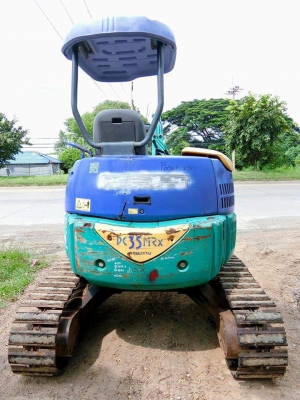 ขายรถขุด ยี่ห้อ: KOMATSU แบบ: PC35MR-1 ราคา 450,000 บาท (ต่อรองได้)  คอนโทนสั้นปั้มนิ้ว เครื่อง3สูบ สภาพเดิมๆจากญี่ปุ่น การใช้งาน5968ชม. แทรกเหล็กหุ้มยาง รถเก่านอกแท้ญี่ปุ่น  มีเอกสารใบอินวอย ไม่เคยใช้งานในไทย100\% รถพร้อมใช้งาน  สนใจติดต่อ :โทร : 099-907-