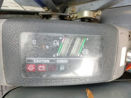 ขายรถขุด ยี่ห้อ: KOMATSU แบบ: PC35MR-1 ราคา 450,000 บาท (ต่อรองได้)  คอนโทนสั้นปั้มนิ้ว เครื่อง3สูบ สภาพเดิมๆจากญี่ปุ่น การใช้งาน5968ชม. แทรกเหล็กหุ้มยาง รถเก่านอกแท้ญี่ปุ่น  มีเอกสารใบอินวอย ไม่เคยใช้งานในไทย100\% รถพร้อมใช้งาน  สนใจติดต่อ :โทร : 099-907-