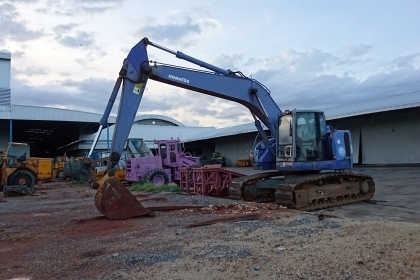 ขายรถแบคโฮ KOMATSU PC228US-2 (สภาพดีมาก) ขายรถแบคโฮ KOMATSU PC228US-2 (สภาพดีมาก)