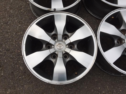 ขายล้อแม็กเปล่า Toyota vigo หน้าเงา สภาพสวยๆ ขอบ 16 4 วง ราคา 3,900 บาท ราคาถูกๆ