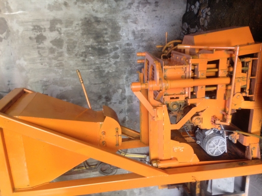 ขายเครื่องอัดอิฐบล็อก ไฮโดรลิก 4 ก้อน