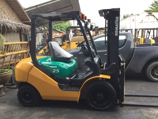 ขาย โคมะสุ 2.5 ตัน ดีเซล เสาทูฟรี 4.3 เมตร