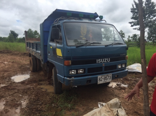 ISUZU. NPRเครื่อง4BD1. ทะเบียนพร้อม