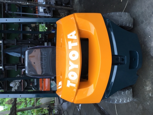 ขาย โฟรคลิฟท์ โตโยต้า รุ่น 7 ดีเซล 2.5 ตัน