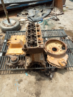 ขายอะไหล่เครื่อง 4สูบkomatsu510/โทร0810080063