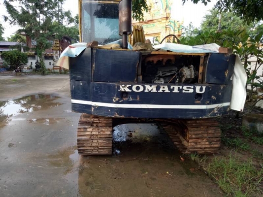 ขาย 195,000 บาท   KOMATSU PC. 60-2เครื่องดี  ปั้มดี โช่หนา  เอกสารชื้อขาย รถอยู่ จ.ร้อยเอ็ด.  090-772-3710 090-772-3708