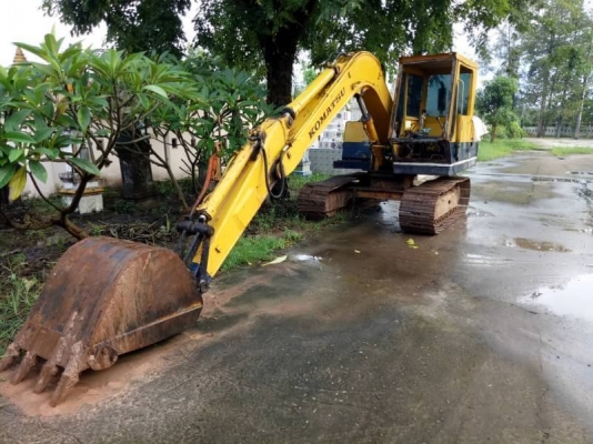 ขาย 195,000 บาท   KOMATSU PC. 60-2เครื่องดี  ปั้มดี โช่หนา  เอกสารชื้อขาย รถอยู่ จ.ร้อยเอ็ด.  090-772-3710 090-772-3708